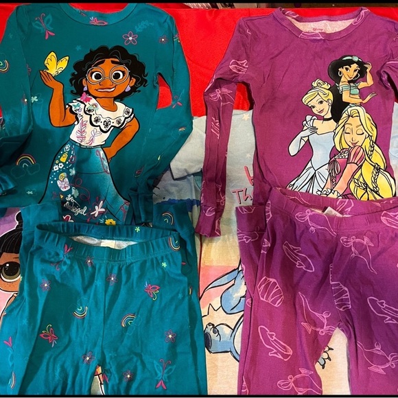 This is a bundle of pajamas Disney and Cat and Jack - Picture 2 of 8